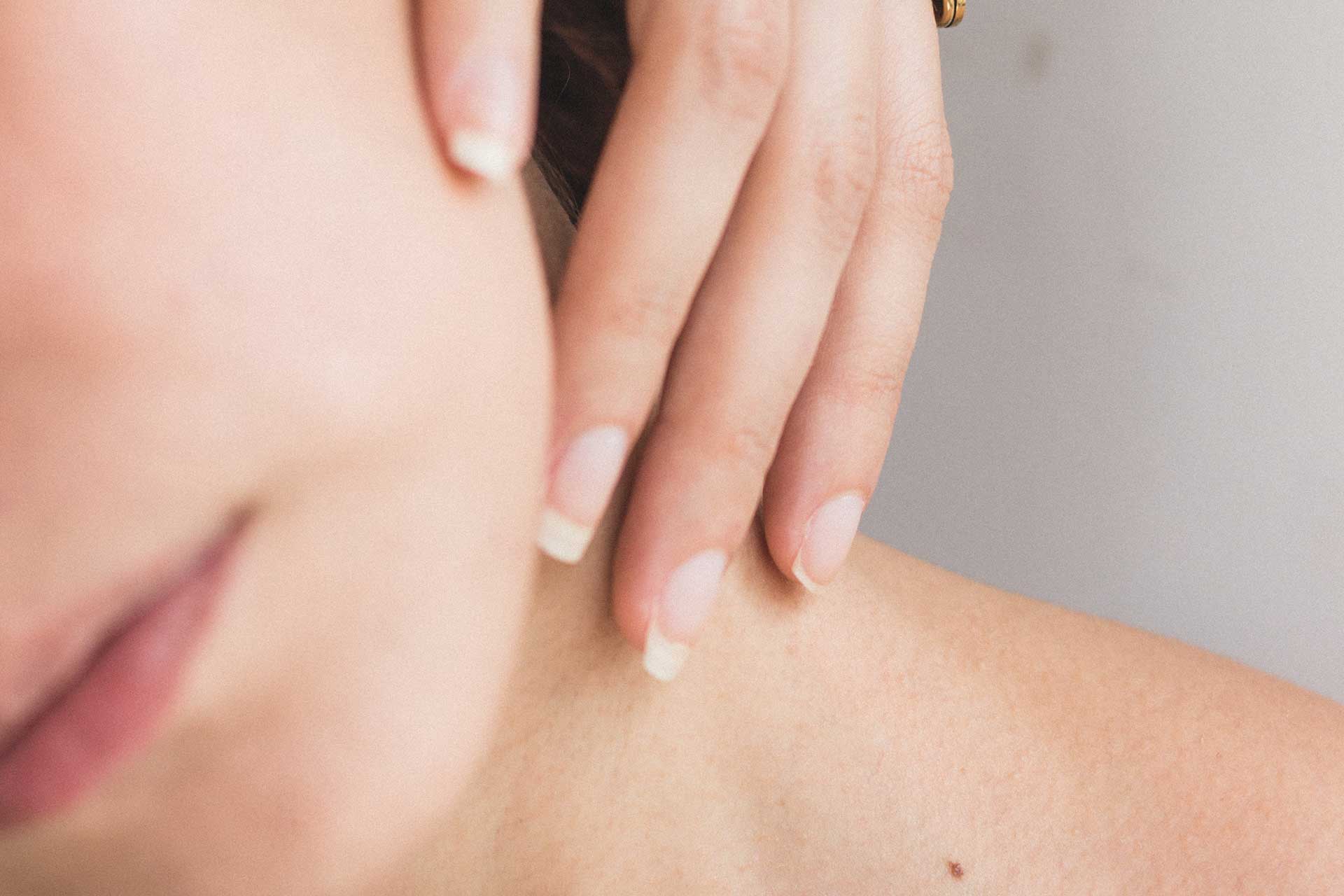 Camai Healing - neck massage